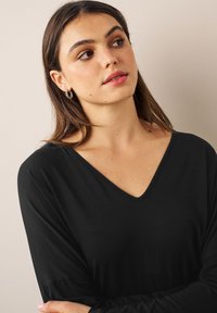 Next TALL - Pikkade varrukatega topp - black