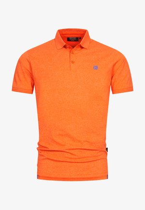 Orange polo skjorte lavet af struktureret stof med krave, to knapper og et lille blåt logo på brystet. Korte ærmer med ribbede detaljer.