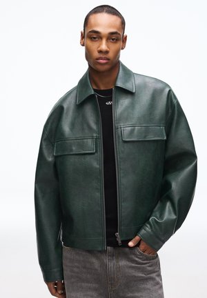 Bershka Veste en similicuir - green