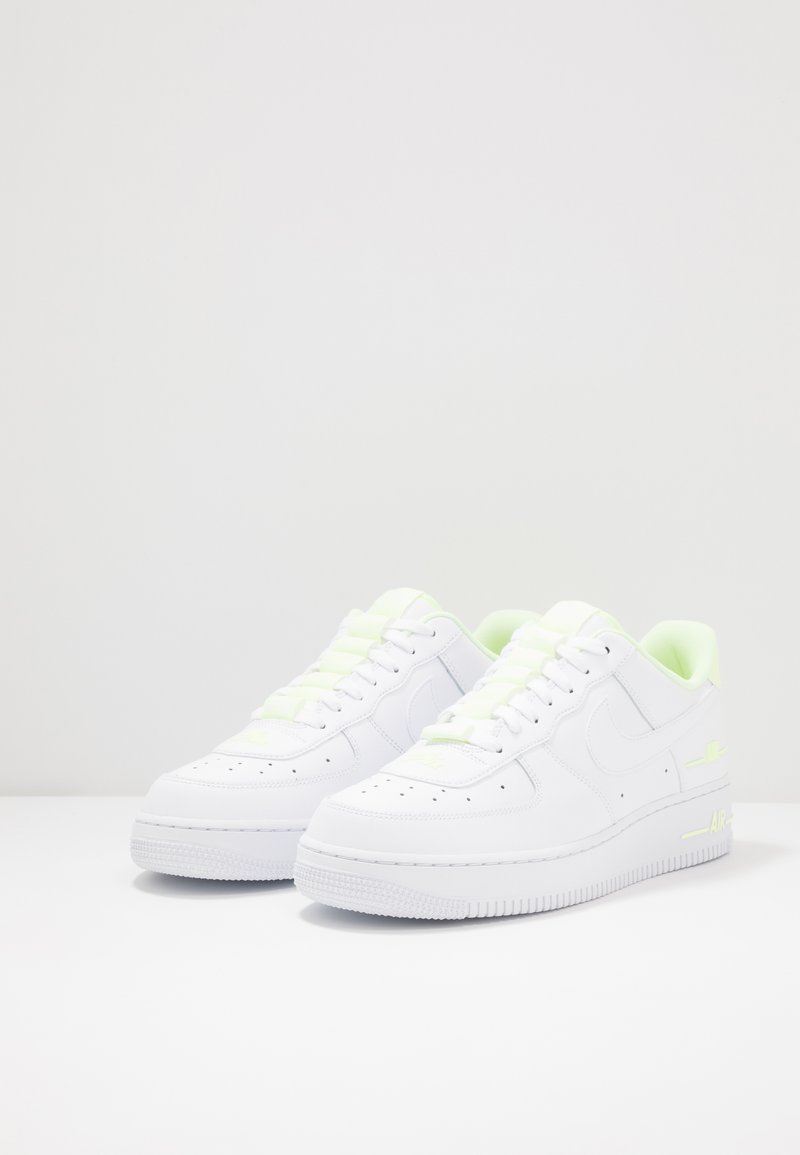 Nike Sportswear Air Force 1 07 Lv8 Sneakers Laag White Barely Volt Wit Zalando Nl