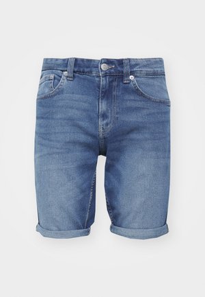 Denimshorts i lyseblå. Har et klassisk fem-lomme design, opfoldede kanter og en metalknaplukning i taljen.