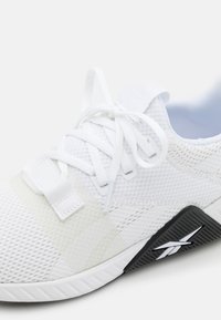 Reebok FLASHFILM TRAIN 2.0 UNISEX - Sapatilha de treino - white/black