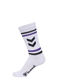 Chaussettes de sport blanches avec des rayures noires et violettes, des motifs en chevron noirs et une texture côtelée. Logo imprimé au niveau de la cheville.