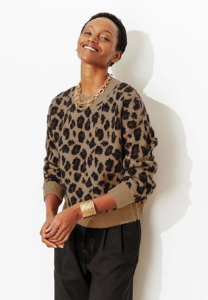 PULL LÉOPARD IRISÉ - Pullover - camel