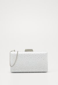 Biała kopertówka z teksturowanym wzorem, z wypukłymi srebrnymi bąbelkami. Zapięcie na zawias oraz cienki srebrny łańcuszek; prostokątna forma.