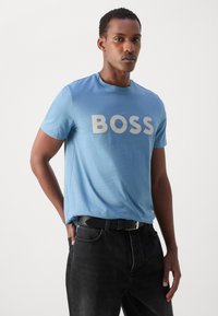 BOSS THINKING - Marškinėliai su spaudiniu - open blue