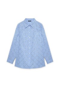 Camicia azzurra chiara a maniche lunghe con chiusura a bottoni, caratterizzata da un design a rombi con ritagli e un colletto classico. Presenta righe verticali.