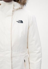 The North Face ZANECK PARKA - Párka - white dune