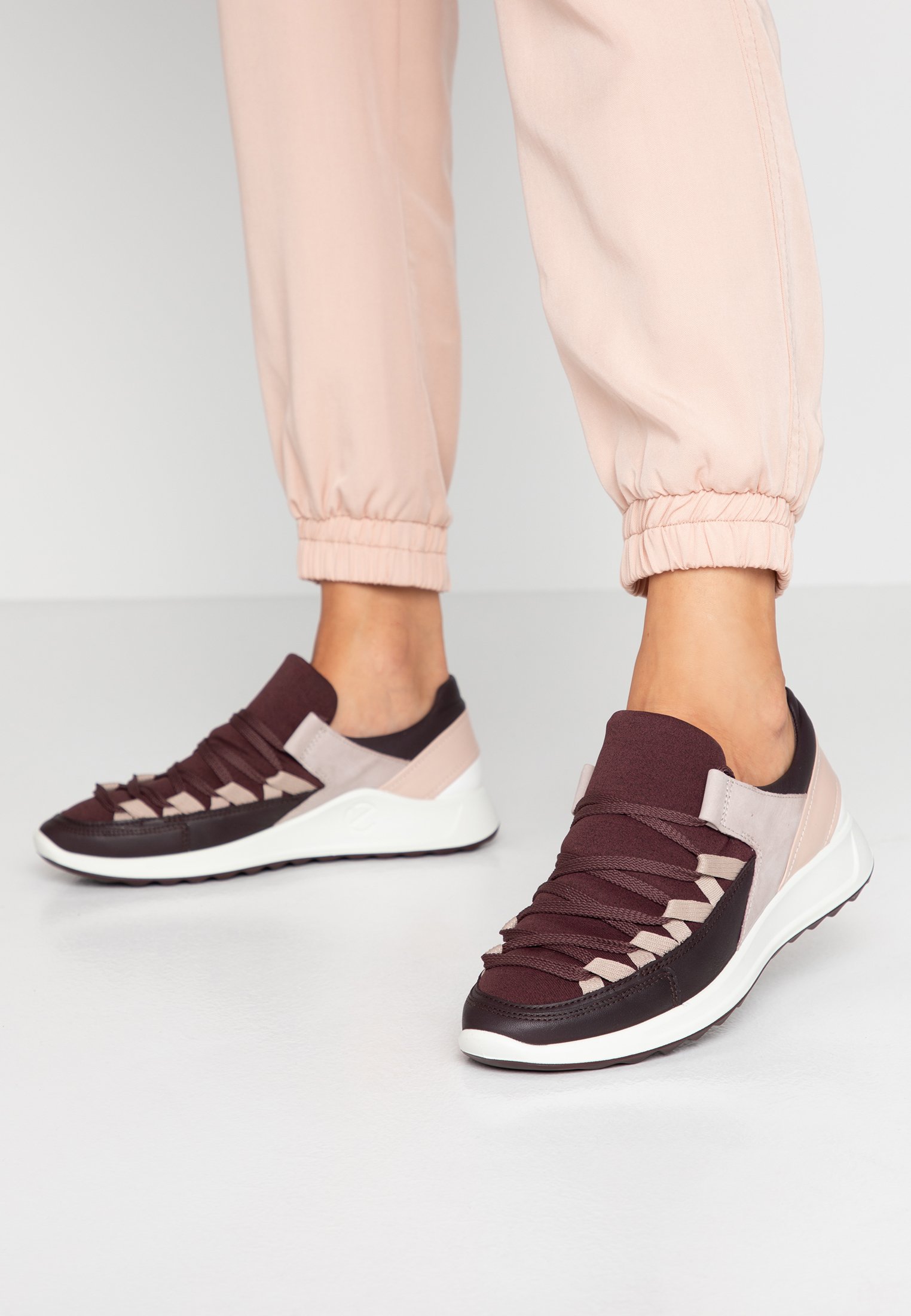 ecco flexure runner 2