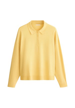 Polo en maille jaune à manches longues avec poignets côtelés, col et patte de boutonnage à quatre boutons sur fond blanc.
