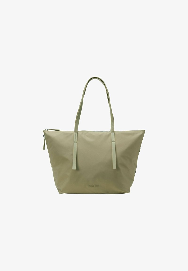 Sac fourre-tout en toile dans un vert doux avec deux poignées longues et plates. Présente une fermeture zippée et un design minimaliste, un surface texturée, sans quincaillerie visible.