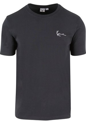 Czarny bawełniany t-shirt z krótkimi rękawami, okrągłym dekoltem i białym logo nadrukowanym na lewej piersi. Gładka faktura, casualowy styl.