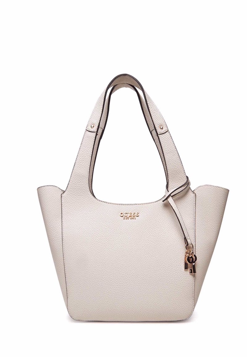 Borsa a tracolla in pelle beige granitata con forma curva, manici doppi, profilo nero e un piccolo ciondolo pendente con chiavi. Logo dorato sul davanti.