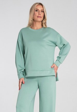 - Bluza