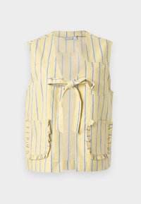 Veste jaune sans manches à rayures verticales bleues, fermeture à nouer à l'avant et deux poches à volants sur un fond clair.