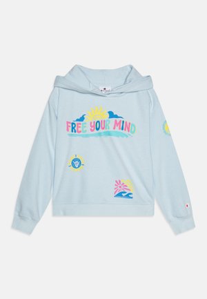 Sweatshirt azul claro com capuz e designs gráficos. Apresenta o texto "LIBERTE A SUA MENTE", motivos de sol, ondas e flores. Tecido suave, corte descontraído.