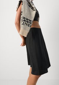 Marc O'Polo A-linjainen hame - black