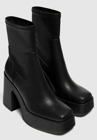 PULL&BEAR Bottines à plateau - black