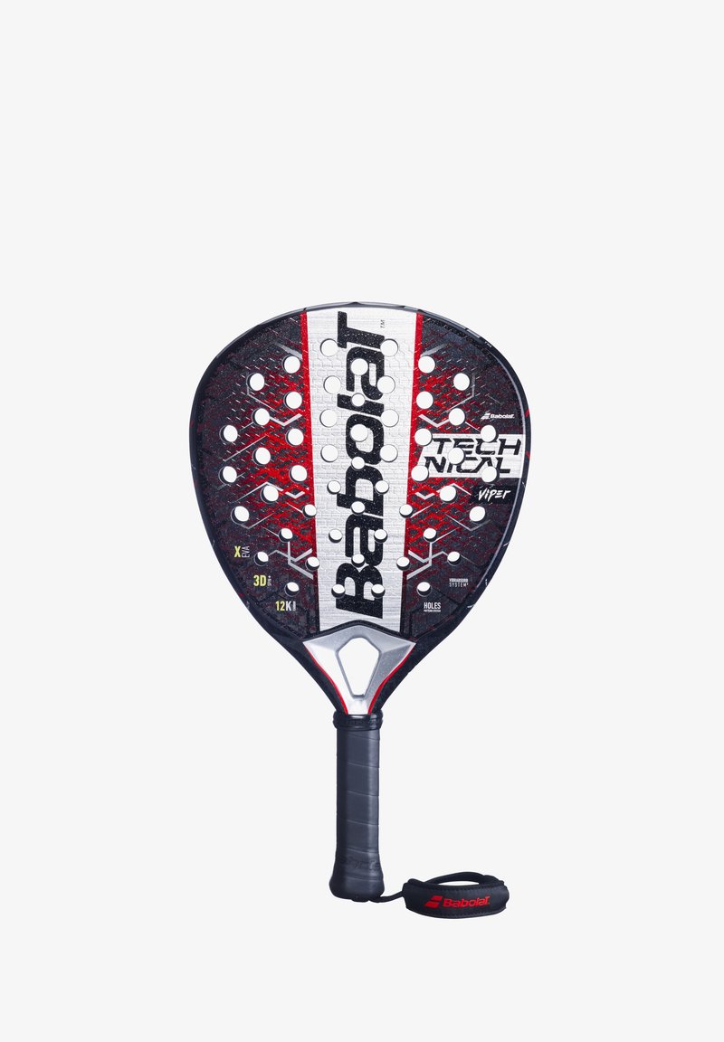 Padelbat med et sort, rødt og hvidt design; struktureret overflade; oval form; flere perforeringer; ergonomisk greb; håndledsrem inkluderet.