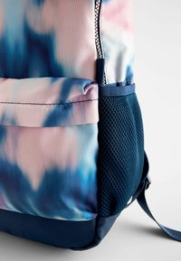Next Iskolatáska - pink blue tie dye