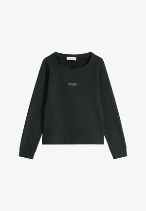 Zwarte trui met lange mouwen en ronde hals met een klein wit "Marc O'Polo" logo gecentreerd op de borst.