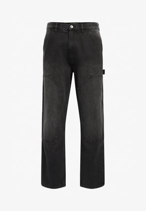 Zwarte denim cargobroek met een losse pasvorm, voorzien van twee grote opgestikte zakken aan de voorkant, een knopenluiting en riemlussen.