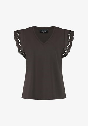 Zwarte blouse met korte mouwen en gegolfde kanten rand op de mouwen, V-halslijn en een klein metalen labeltje nabij de zoom.