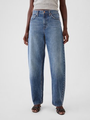 GAP BARREL HERSH - Avar lõikega teksad - medium indigo