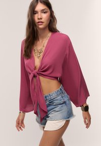 Stradivarius FLOWING WITH KNOT DETAIL - Blouse - pink