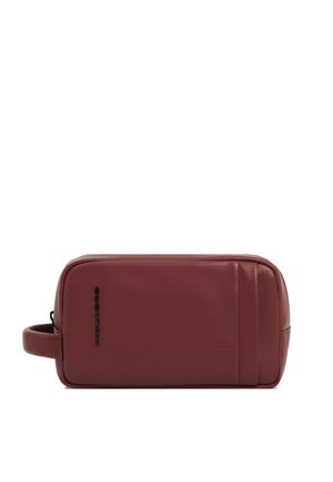 Borsa da toilette rettangolare in pelle bordeaux con manico laterale e discreto logo del marchio nero sul davanti.