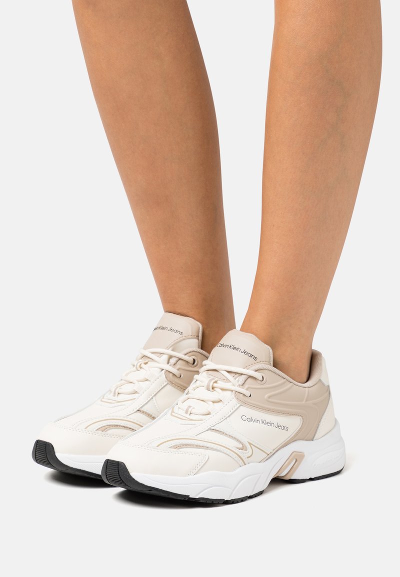 Calvin Klein Jeans RETRO TENNIS Trainers creamy white/merino/beige