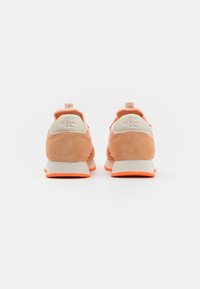 Calvin Klein Jeans RUNNER - Tenisky - apricot ice/bright white