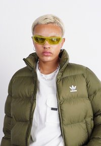 adidas Originals PUFFER - Žieminė striukė - olive strata