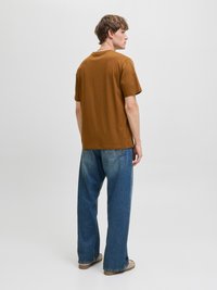 Jack & Jones JJELOGO TEE O-NECK - Marškinėliai su spaudiniu - monks robe