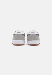 Vans CRUZE TOO CC UNISEX - Sportcipő - pewter