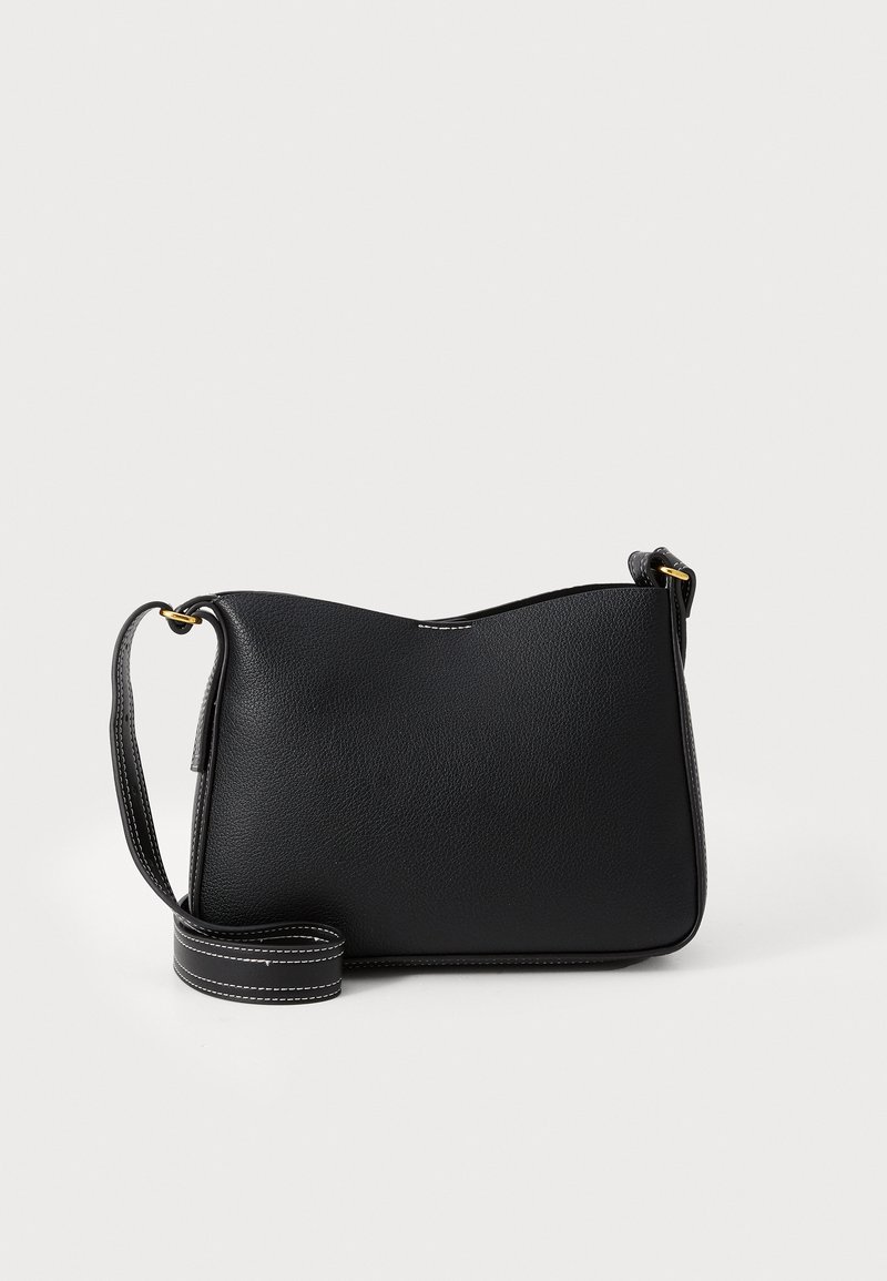 Juodas odinis krepšys per petį, su struktūrine forma, lygiu paviršiumi ir baltomis siūlėmis. Savybė - nuimamas diržas.