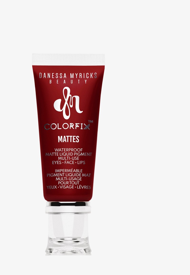 Danessa Myricks Beauty Colorfix Mattes tubetto di pigmento liquido opaco e waterproof per occhi, viso e labbra in una tonalità di rosso intenso.