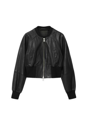 Μαύρο δερμάτινο μπουφάν τύπου μπομπέρ με εμπρόσθιο φερμουάρ, ριμπ γιακά, μανσέτες και τελείωμα, και δύο κάθετες εμπρόσθιες τσέπες.