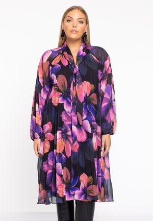 MIT FALTEN - Hverdagskjole - black