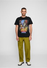 Mister Tee STAR WARS YODA POSTER  - T-shirt imprimé - black