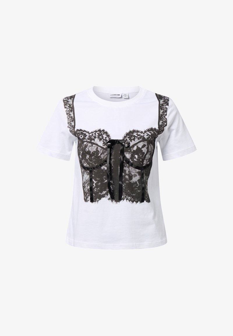 Weißes T-Shirt mit einem schwarzen Spitzen-Design, das einem Korsett ähnelt, mit einem zentralen schwarzen Banddetail und strukturierten Spitzenakzenten.