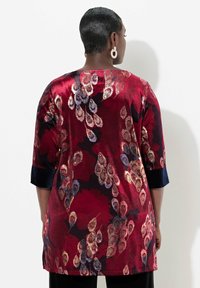 Ulla Popken PEACOCK FEATHER 3/4 SLEEVE  - Tunic - wine red