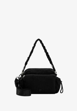 Must mustriga ülemine õlakott koos punutud rihmaga, kahe tõmblukuga tasku ja logo detailiga. Pehme tekstuur, kompaktne ristkülikukujuline kuju.