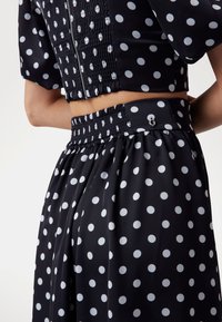 Guess - Długa spódnica