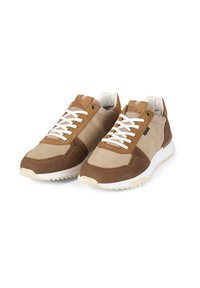 Zapatillas marrones y beige con materiales de malla y ante, con cordones blancos y una suela texturizada. Logotipo estampado en la lengüeta.