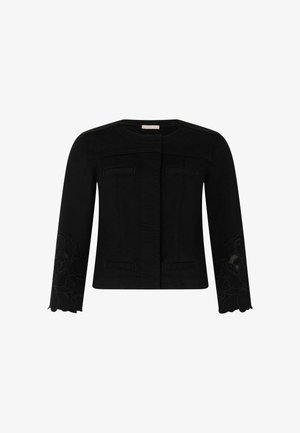 Crna jakna s dugim rukavima i okruglim izrezom, skrivenim prednjim zatvaračem, ukrasnim šavovima i cvjetnim vezom na valovitim manžetama rukava.