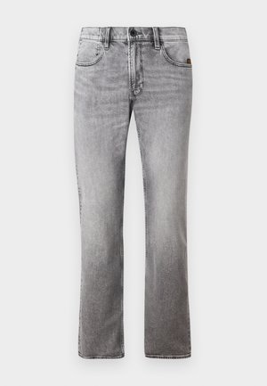 Graue Denim-Jeans mit geradem Bein-Schnitt, ausgestattet mit fünf Taschen, einem Knopf- und Reißverschluss sowie leicht verblassten Bereichen.