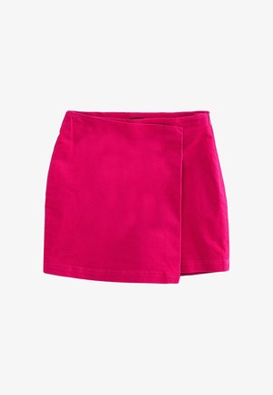 Pink bomuld mini nederdel med wrap-design, der har en glat tekstur og rene kanter. Ingen synlige lukninger eller mønstre.