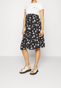 Vero Moda Maternity A-linjainen hame - black