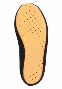Zwarte, gewatteerde inlegzool met een oranje, geperforeerde schuim bovenlaag. Glad textuur en ronde vorm, ontworpen voor comfort en pasvorm.